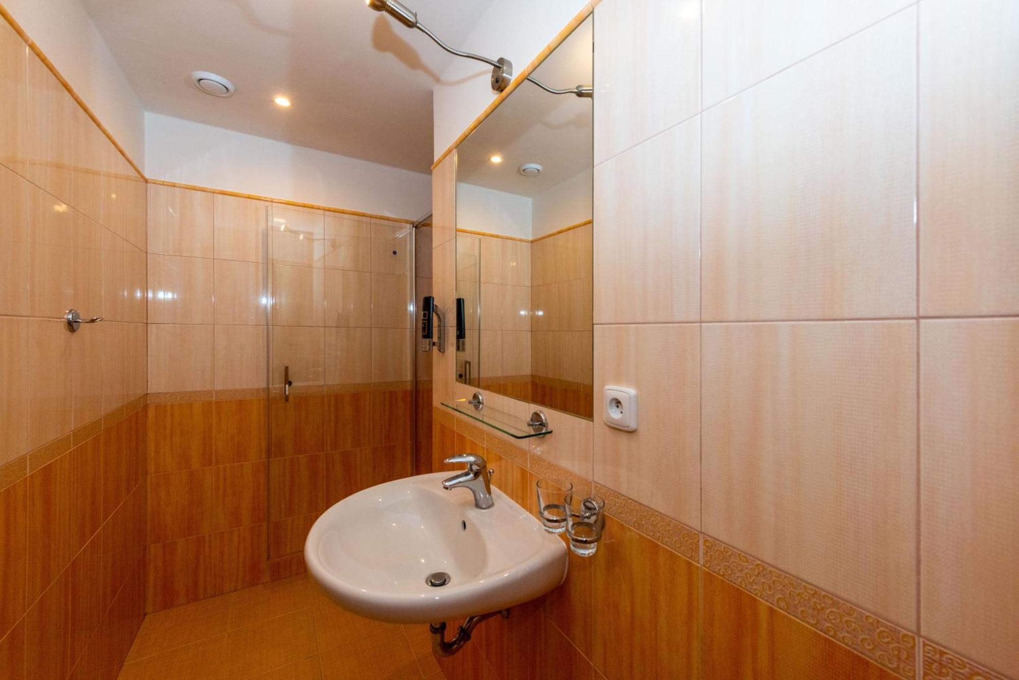 Hotel Modrin Pec pod Snezkou Bagian luar foto